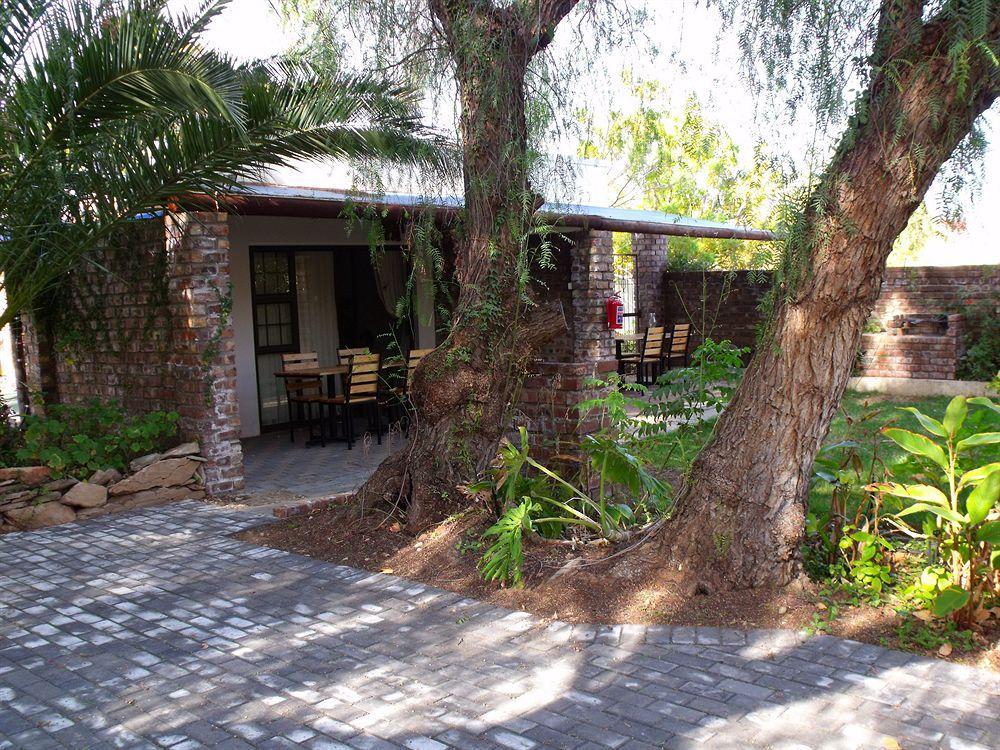 Bisibee Guest House Oudtshoorn Exterior foto